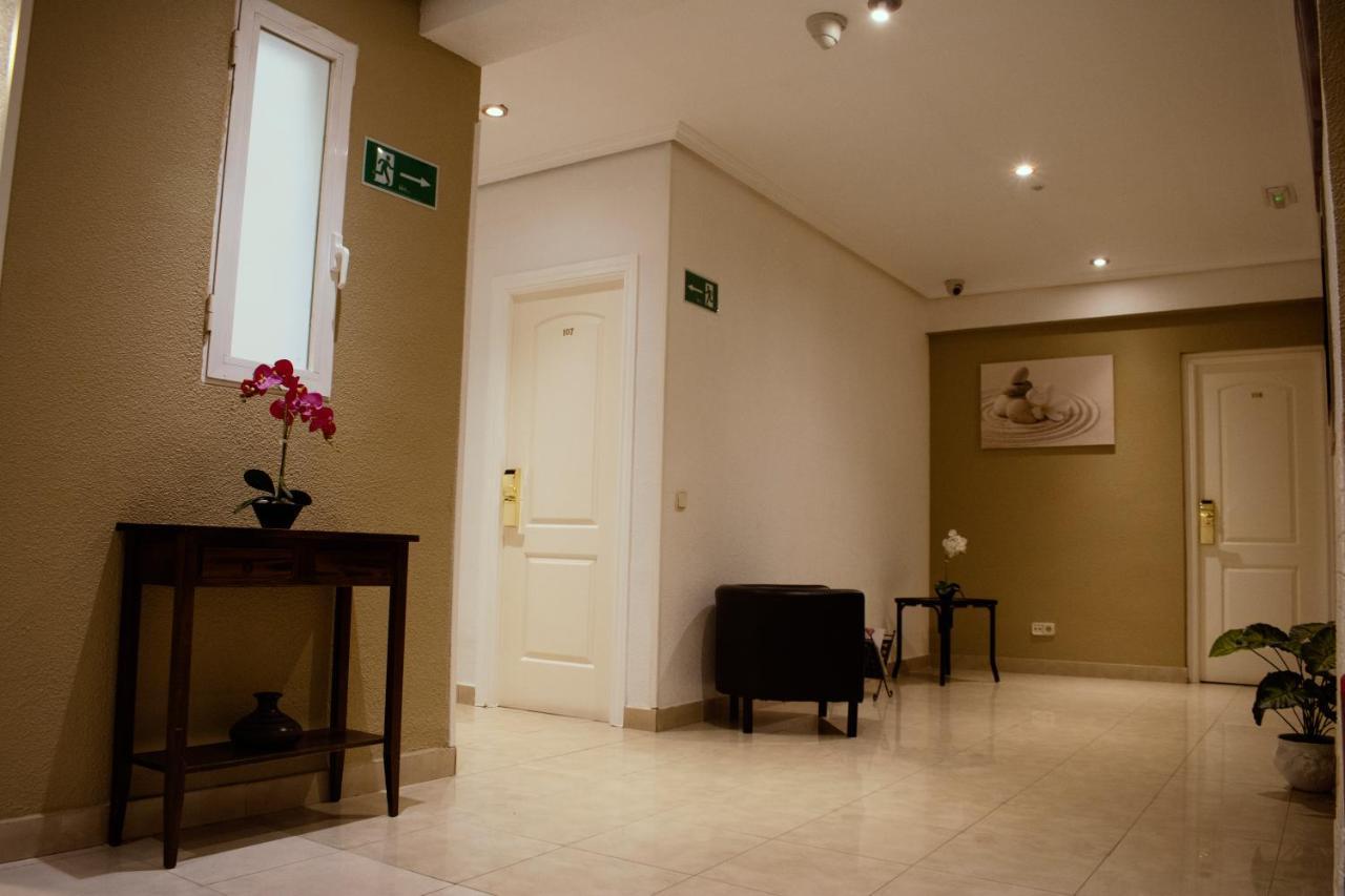 Hostal Artico Madrid Eksteriør billede