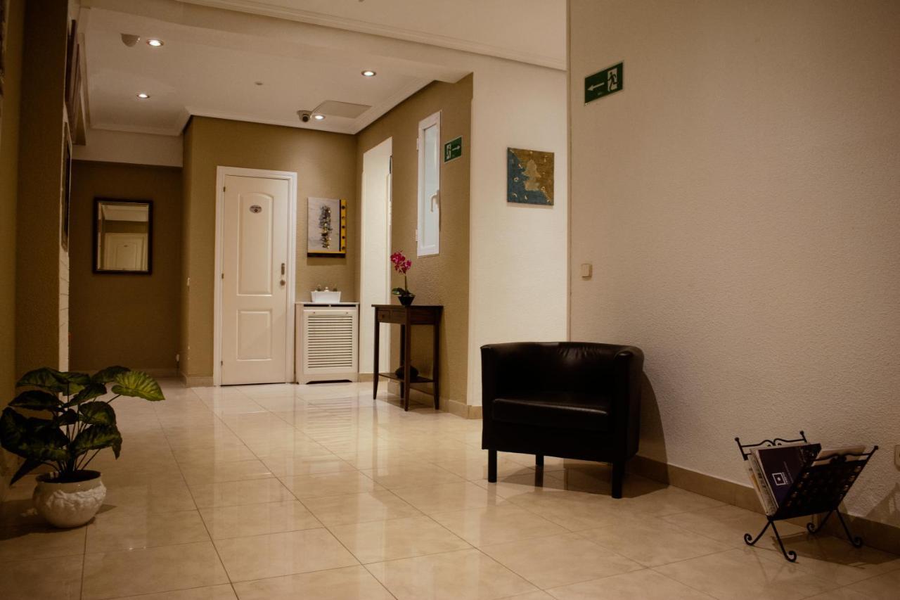 Hostal Artico Madrid Eksteriør billede