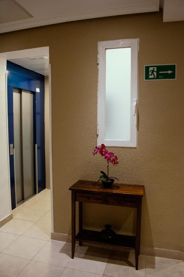 Hostal Artico Madrid Eksteriør billede