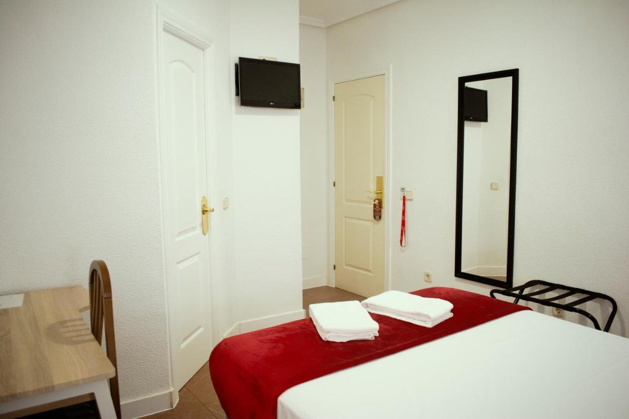 Hostal Artico Madrid Eksteriør billede