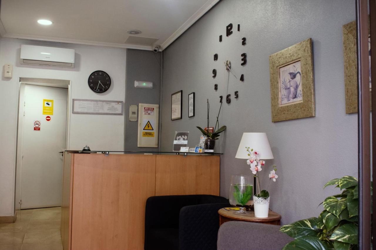 Hostal Artico Madrid Eksteriør billede